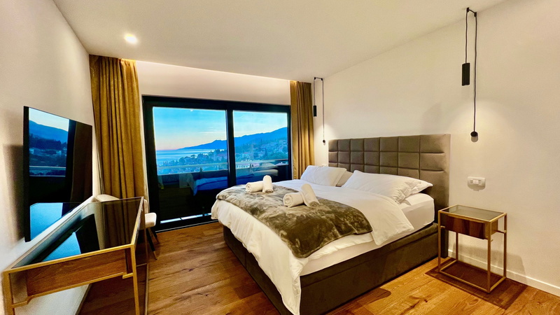 Villa Palazzo Blue pool&whirpool&beachfront- Opatija