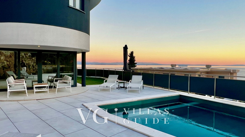 Villa Palazzo Blue pool&whirpool&beachfront- Opatija Pool