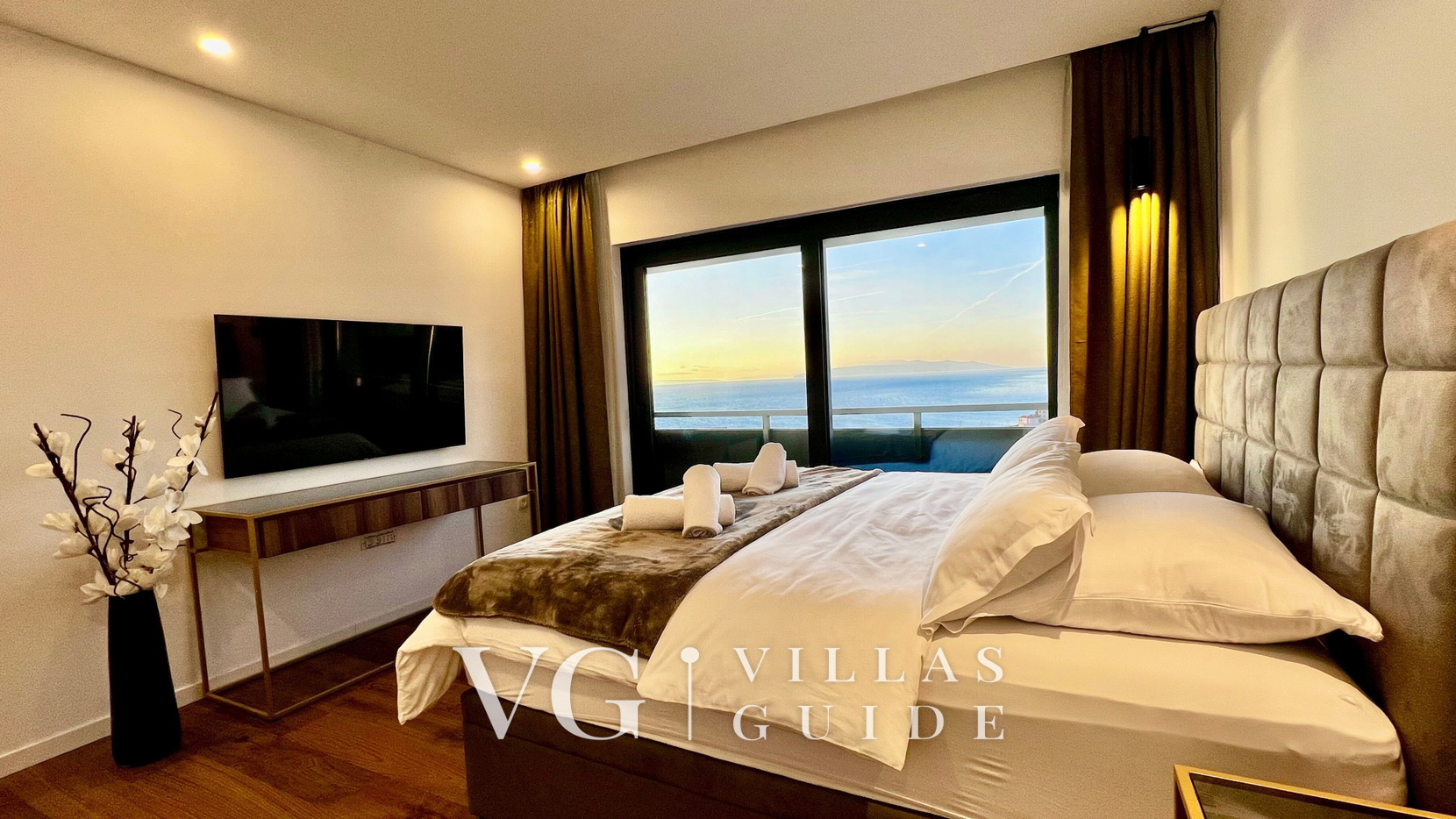 Villa Palazzo Blue pool&whirpool&beachfront- Opatija Bedroom