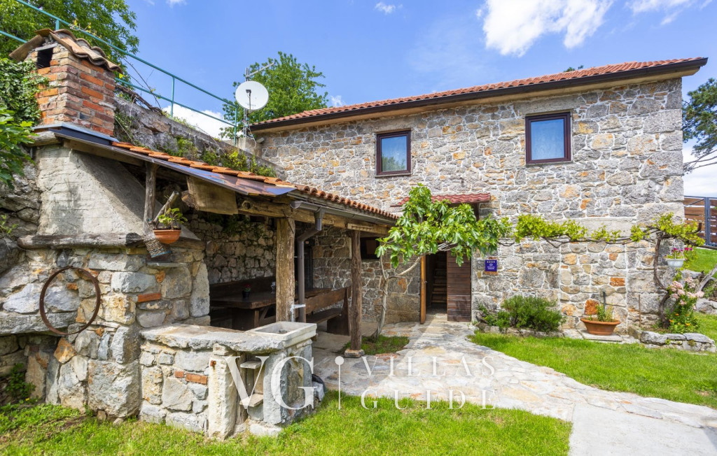 Casa  Antica - Storia Verde Opatija Garden and property exterior