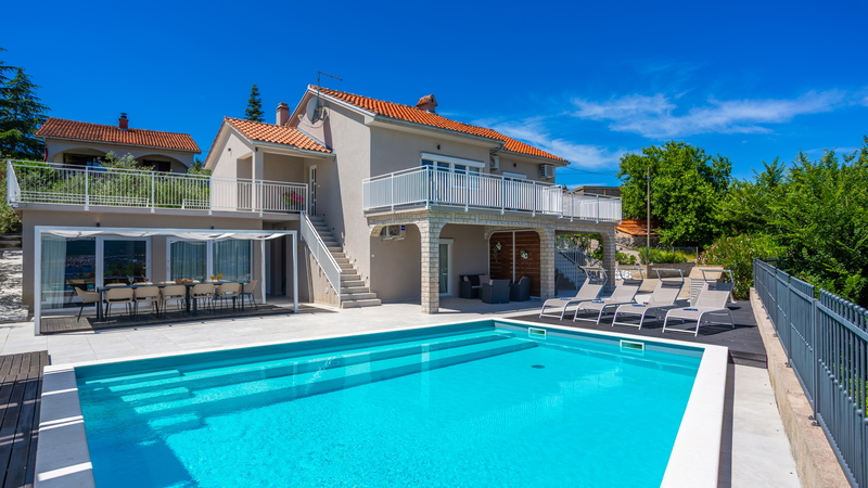 Vila Oleander pool&sea view&pet friendly- Malinska