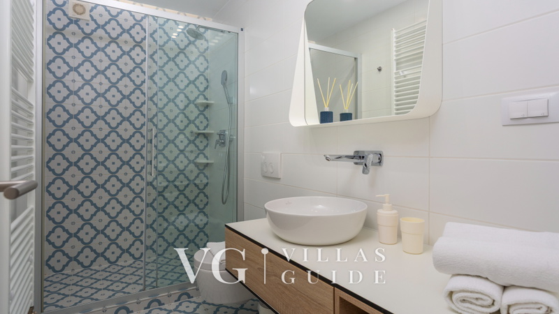 Vila Oleander pool&sea view&pet friendly- Malinska Kupaonica