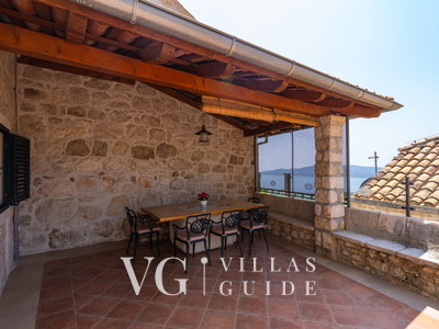 Villa Dia Garden and property exterior