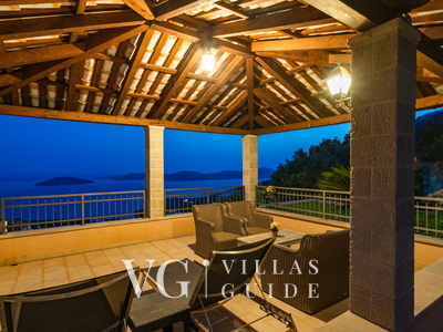 Villa Dia Garden and property exterior