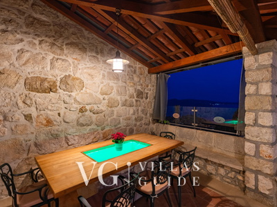 Villa Dia Garden and property exterior