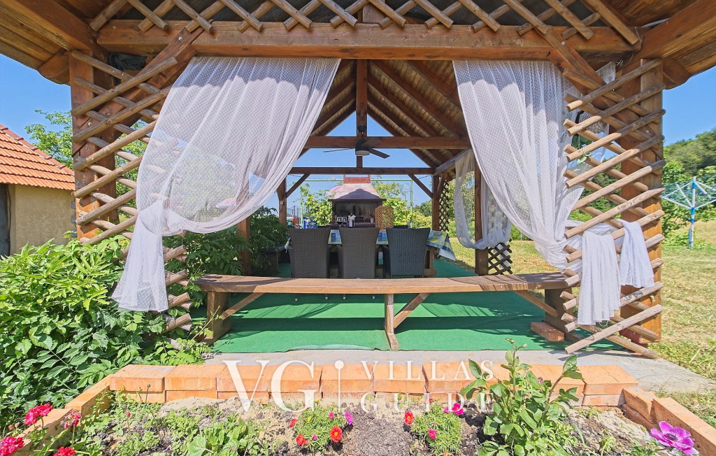 Holiday Home Martinšćak Garten und Außenbereich