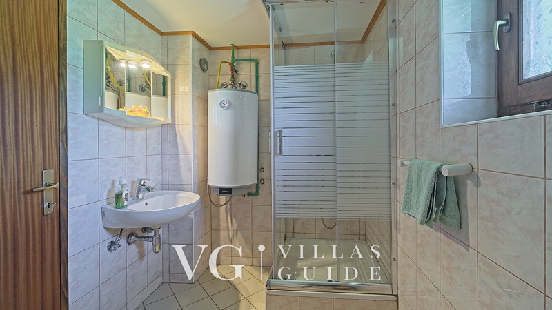 Holiday Home Martinšćak Badezimmer