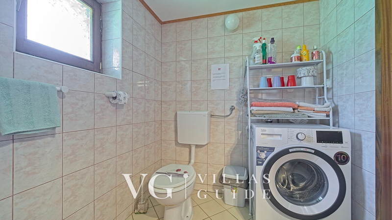 Holiday Home Martinšćak Badezimmer