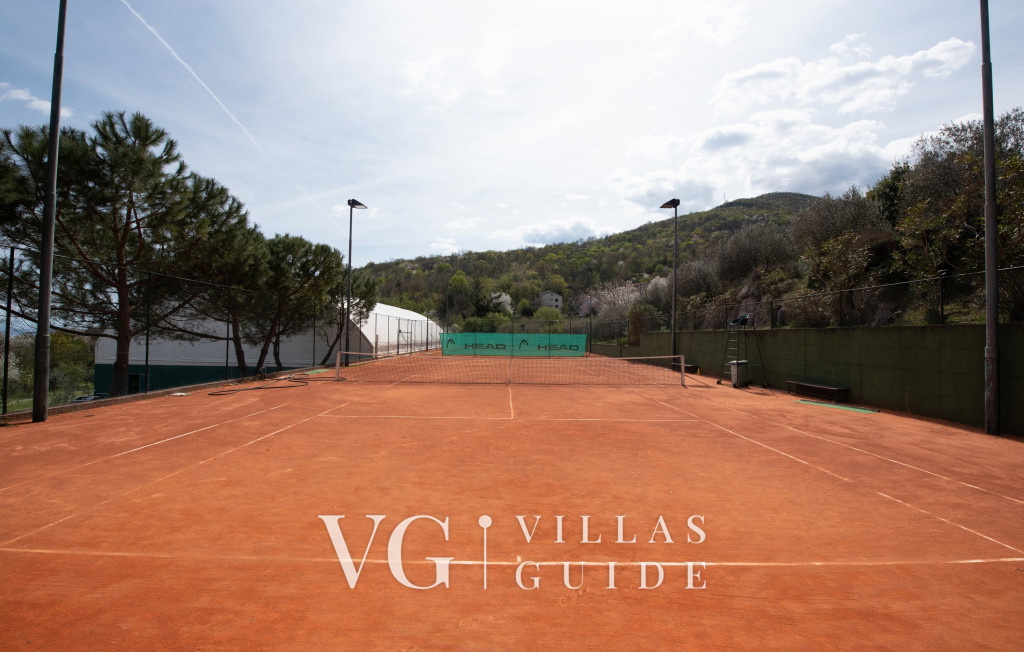 Villa il giardino segreto with pool Andere