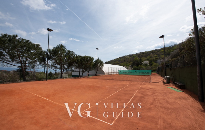 Villa il giardino segreto with pool Andere