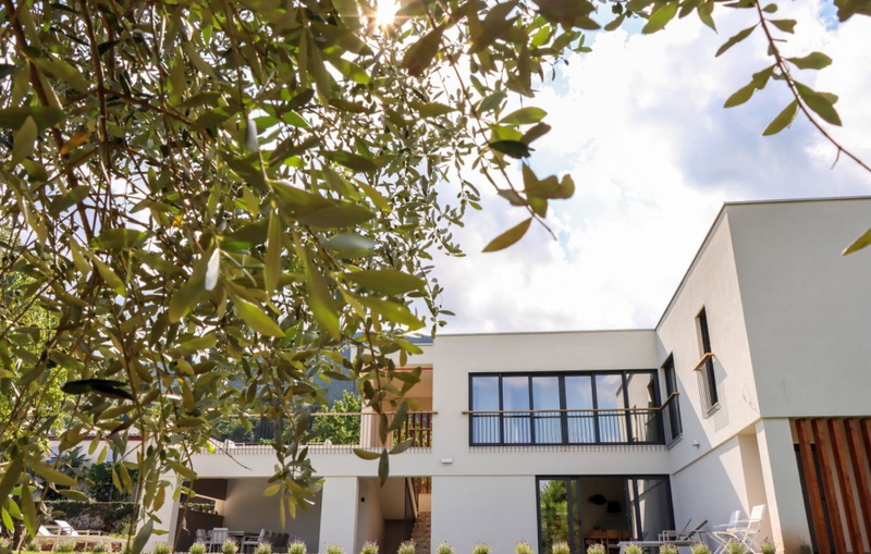 Villa il giardino segreto with pool