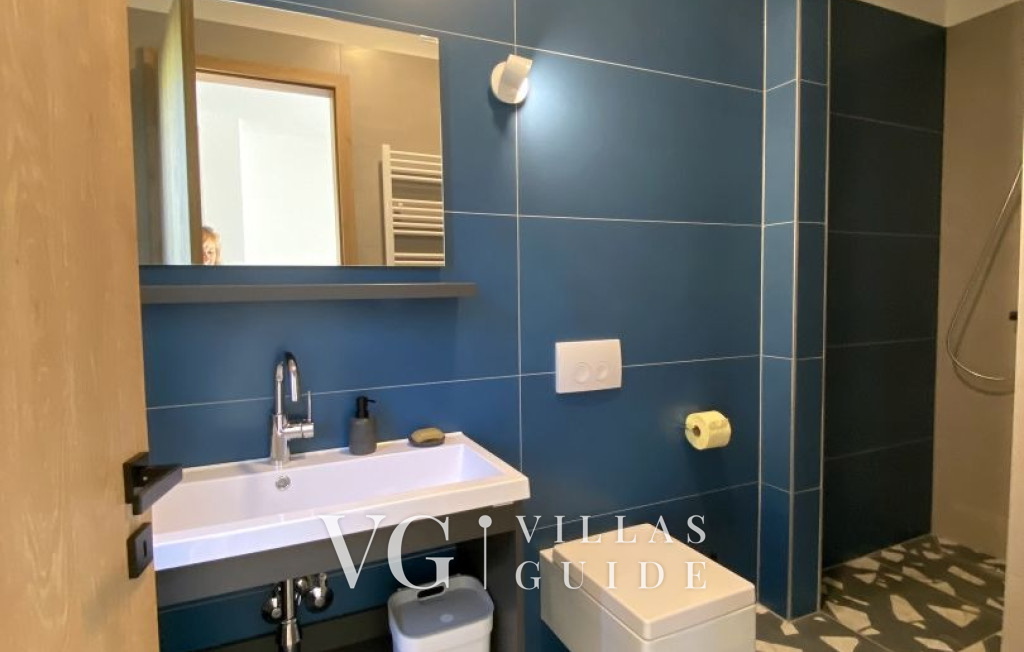 Villa il giardino segreto with pool Badezimmer