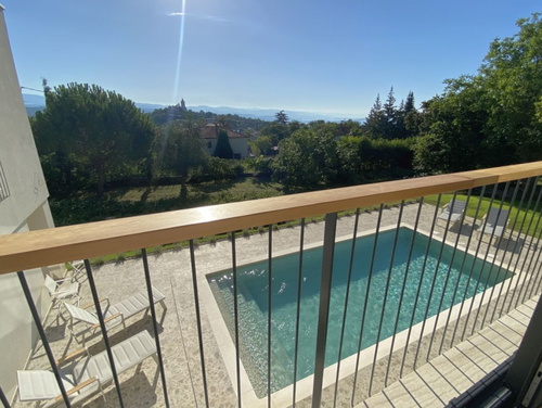 Villa il giardino segreto with pool