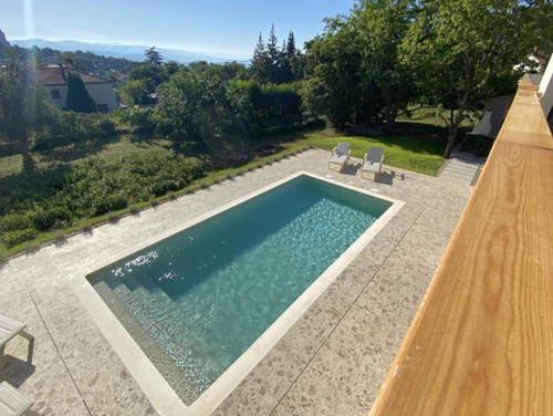 Villa il giardino segreto with pool