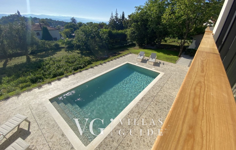Villa il giardino segreto with pool