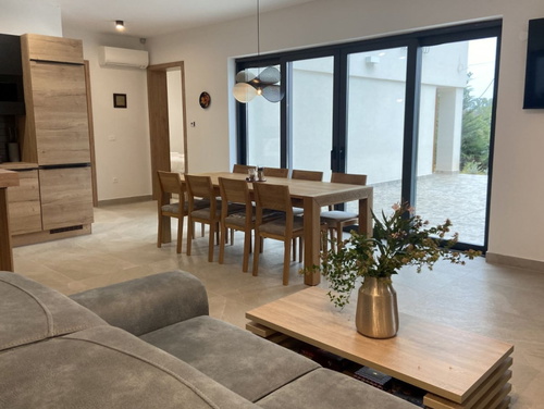 Villa il giardino segreto with pool