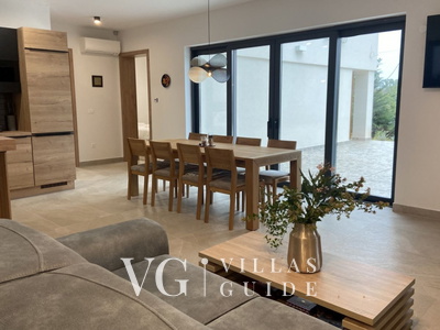 Villa il giardino segreto with pool