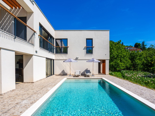 Villa il giardino segreto with pool