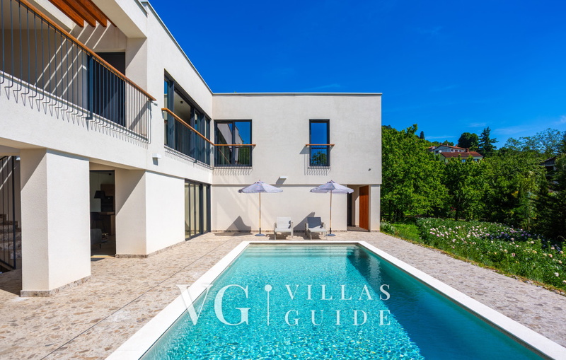 Villa il giardino segreto with pool