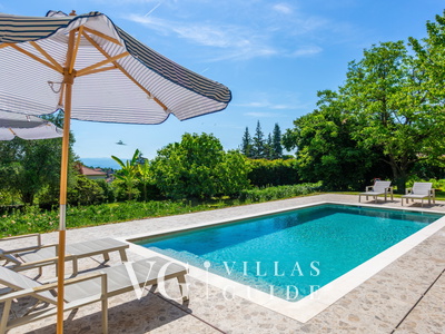 Villa il giardino segreto with pool Bazen