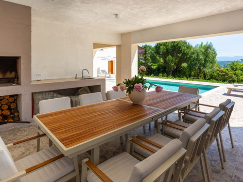 Villa il giardino segreto with pool