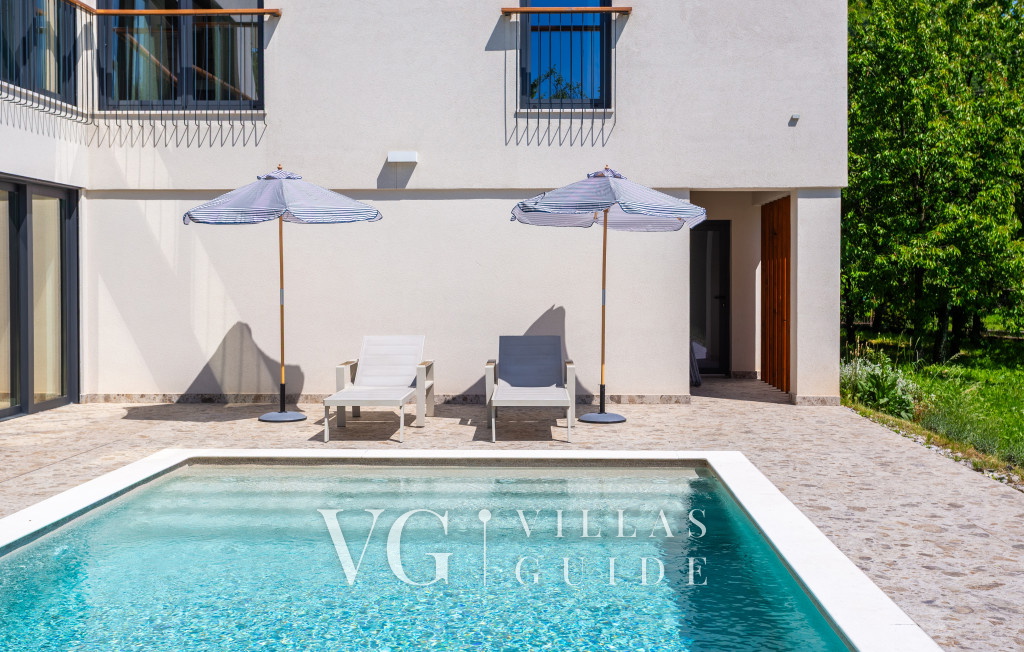 Villa il giardino segreto with pool Bazen