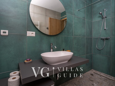 Villa il giardino segreto with pool Kupaonica