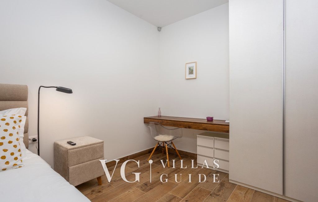 Villa il giardino segreto with pool Schlafzimmer