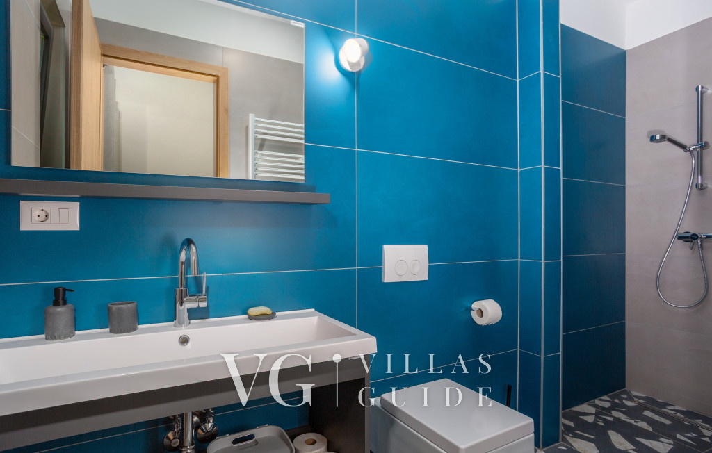 Villa il giardino segreto with pool Kupaonica