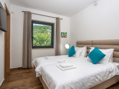 Villa il giardino segreto with pool