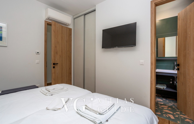 Villa il giardino segreto with pool Schlafzimmer