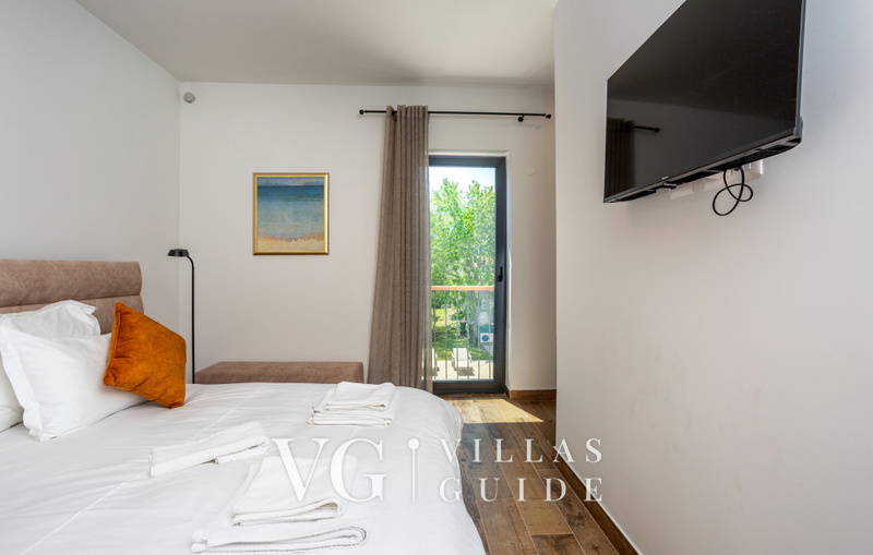 Villa il giardino segreto with pool Schlafzimmer