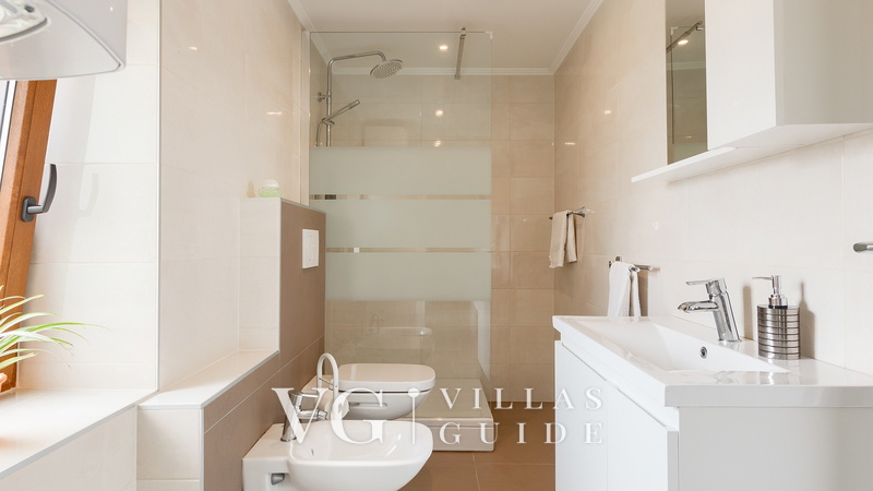 Vila Azzura - Buje Kupaonica