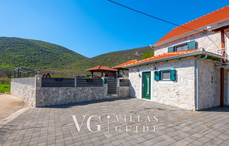 Villa Ivandvor - Split-Sinj Dvorište i vanjski dio objekta