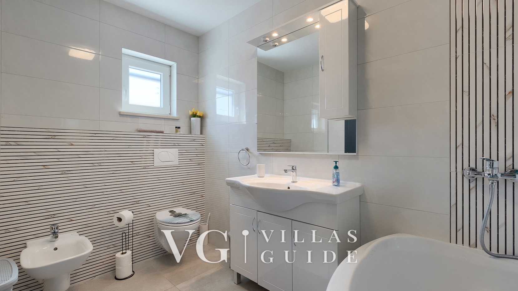 Villa La Perla Bathroom