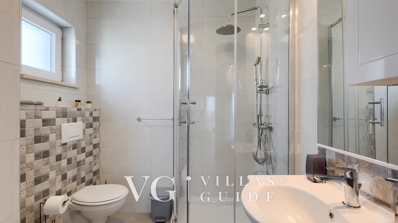 Villa La Perla Bathroom