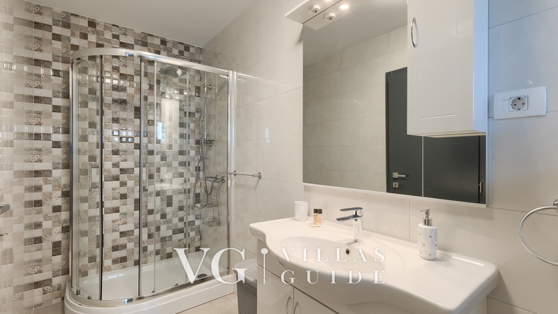 Villa La Perla Bathroom