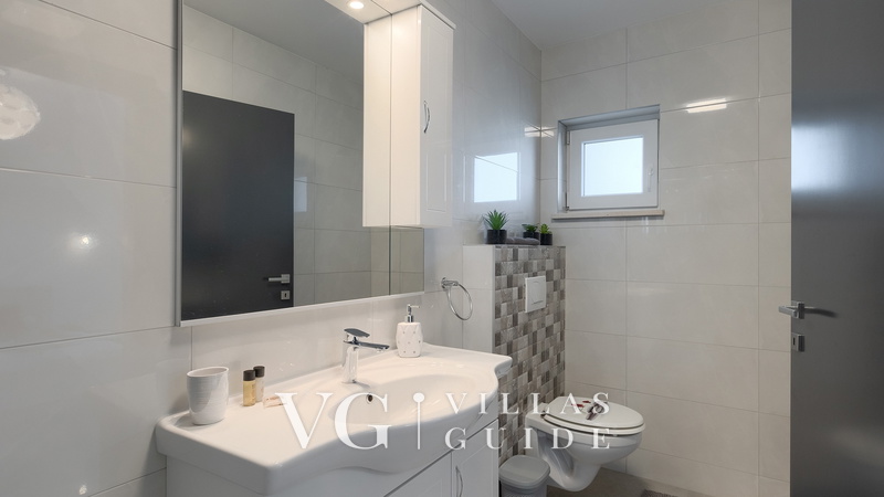 Villa La Perla Bathroom