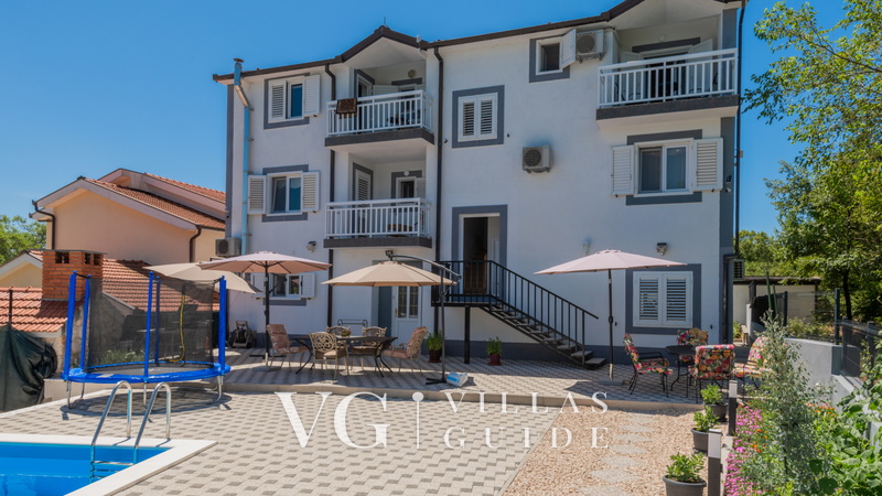 Villa Zovko - Makarska-Zmijavci Dvorište i vanjski dio objekta