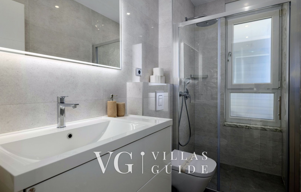 Sunny Lux Villa 3 - Makarska Kupaonica