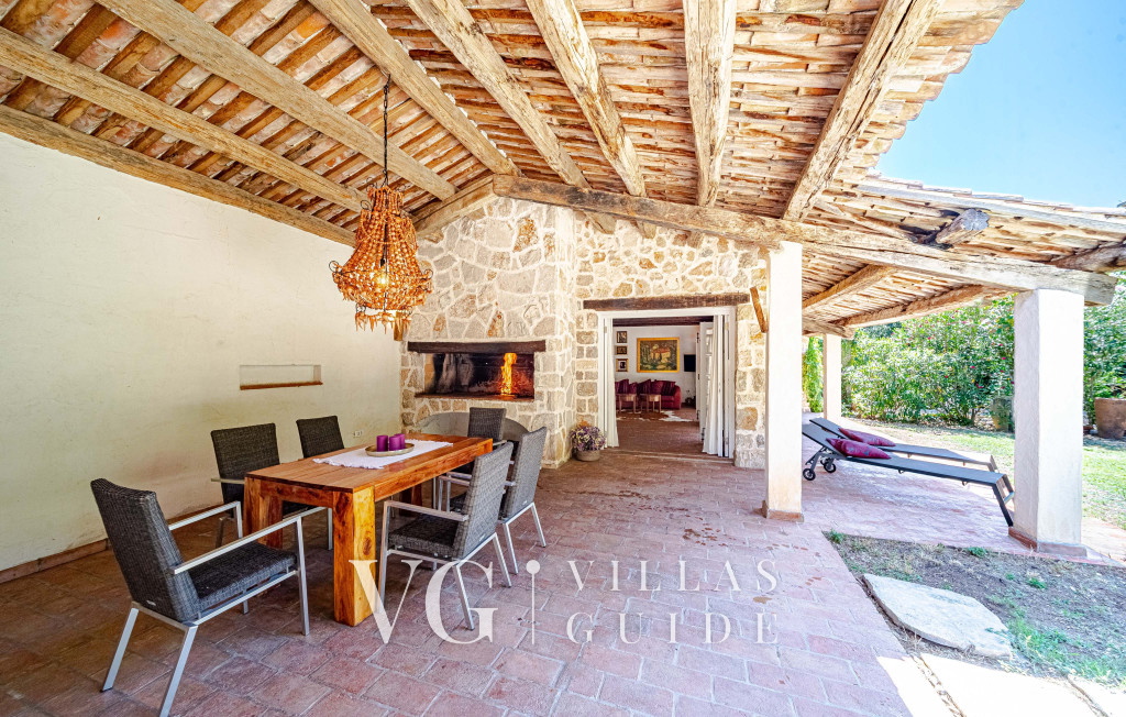 Villa Trstenik Garden and property exterior