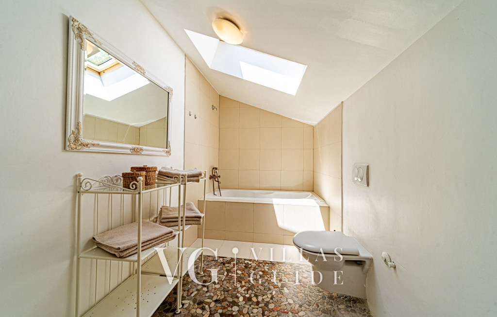 Villa Trstenik Bathroom