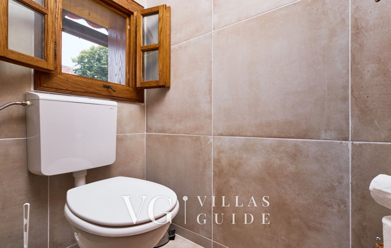 Villa 77 Guest toilet