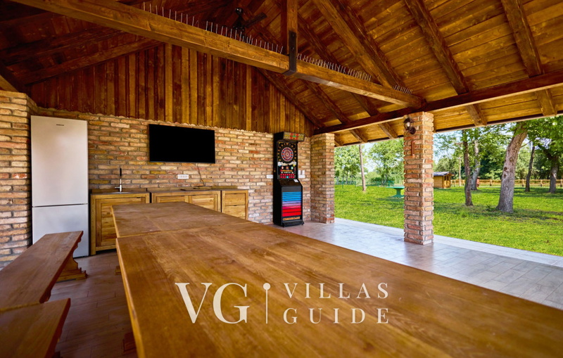 Villa 77 Additional content