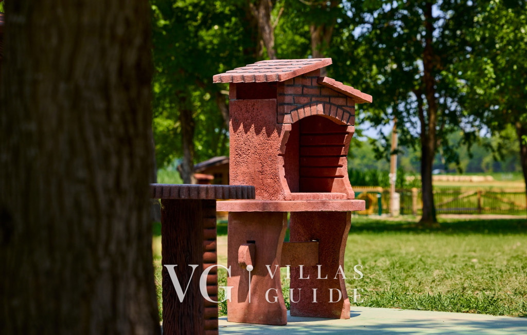 Villa 77 Additional content