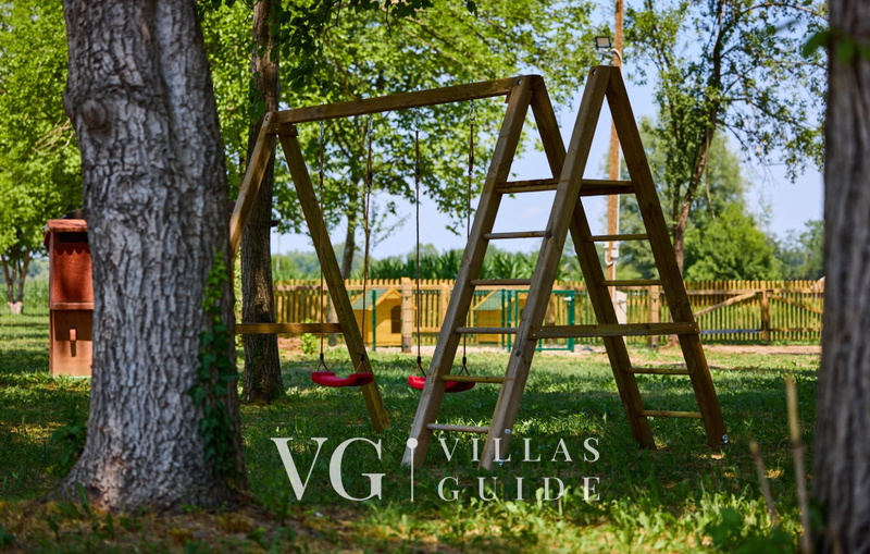 Villa 77 Additional content