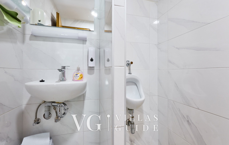 Villa 77 Guest toilet