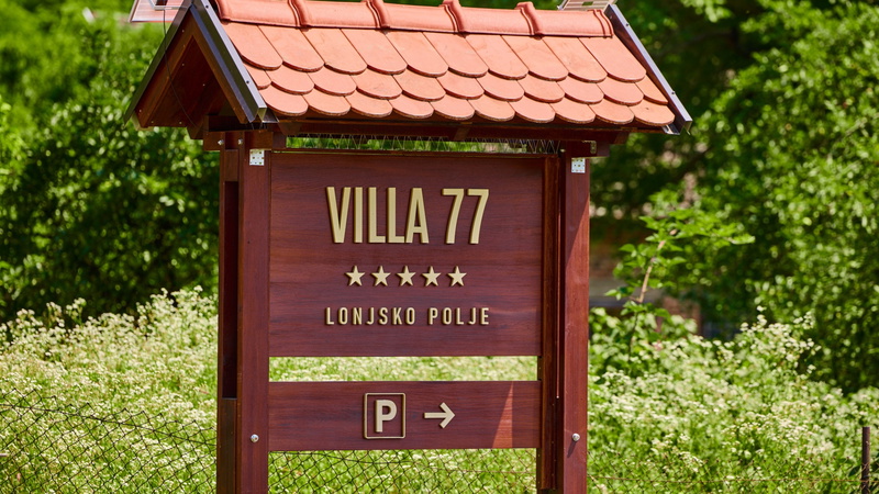Villa 77