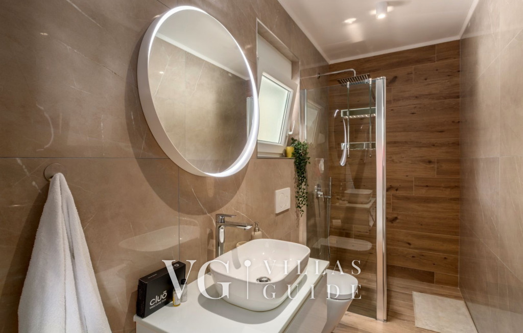 Villa Cissa Bathroom