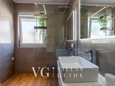 Villa Cissa Bathroom